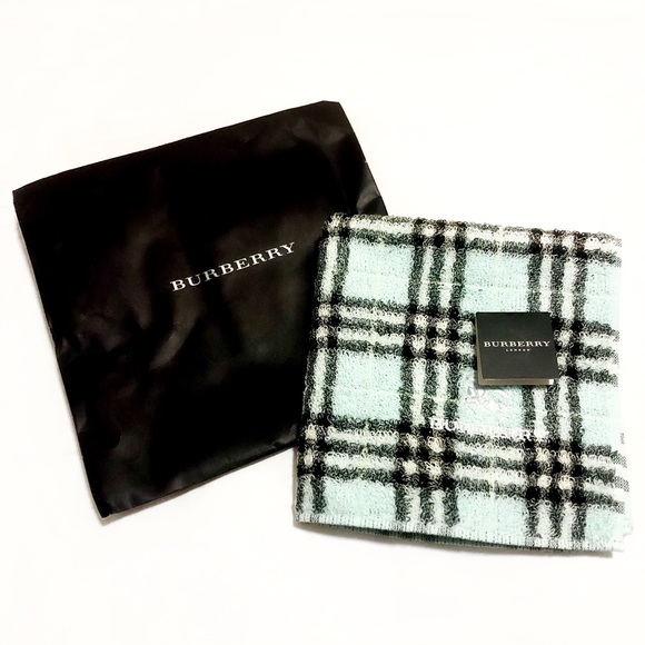 Burberry Teal Face Towel - Picture 1 of 1